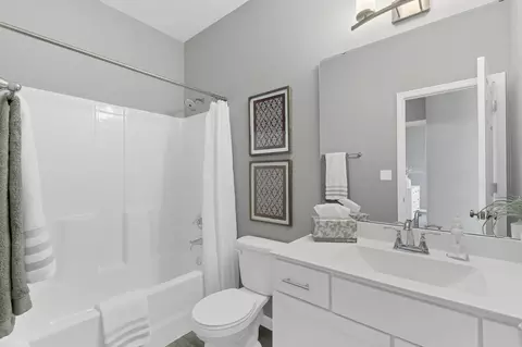 Bath - 2160 Central Park Dr, Troy, MO 63379 photo 1 of 5