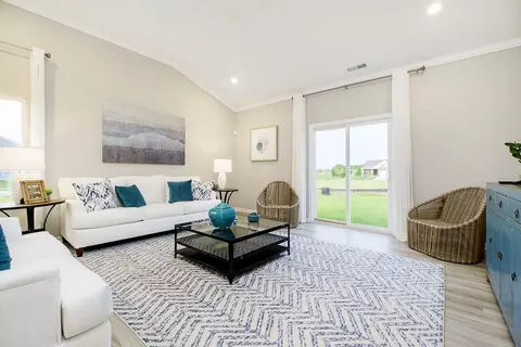 Living - 1545 Pebble Beach Dr, Pendleton, IN 46064 photo 1 of 3