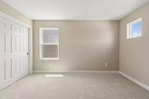 Bedroom - 240 Tilly Ct, Springboro, OH 45066 photo 3 of 15