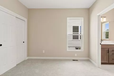 Bedroom - 240 Tilly Ct, Springboro, OH 45066 photo 12 of 15