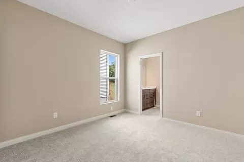 Bedroom - 240 Tilly Ct, Springboro, OH 45066 photo 13 of 15
