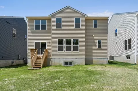 Exterior - 240 Tilly Ct, Springboro, OH 45066 photo 3 of 4