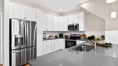 42643 Darala Dr, Ashburn, VA 20147
