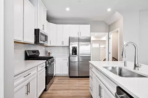 Kitchen - 125 Dana Dr, Eighty Four, PA 15330 photo 2 of 4