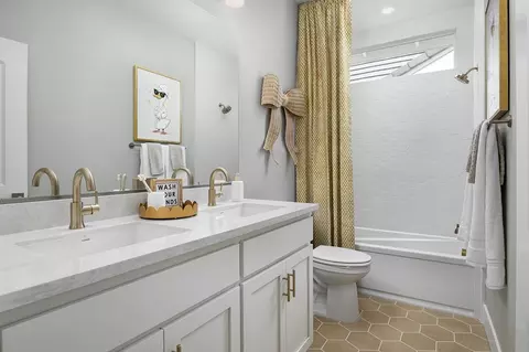 Bath - 3572 Memory Ln, Tracy, CA 95377 photo 1 of 4
