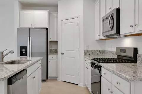 Kitchen - 325 Barbosa Trl, Saint Augustine, FL 32095 photo 2 of 9