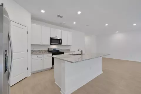 Kitchen - 325 Barbosa Trl, Saint Augustine, FL 32095 photo 6 of 9