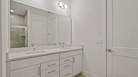Bath - 1772 Satilla Ave, Saint Cloud, FL 34771 photo 2 of 4