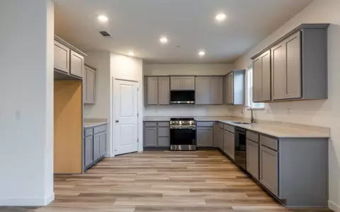 Other - 4100 E Oakridge Ave, Visalia, CA 93292 photo 4 of 45