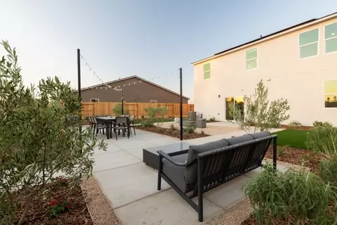 Exterior - 4100 E Oakridge Ave, Visalia, CA 93292 photo 17 of 22