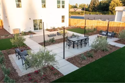 Exterior - 4100 E Oakridge Ave, Visalia, CA 93292 photo 20 of 22
