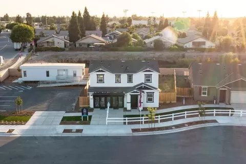 View/Area - 4100 E Oakridge Ave, Visalia, CA 93292 photo 2 of 3