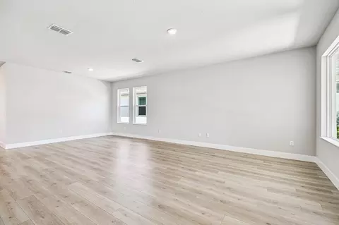 Living - 7635 Addison Ave, Bradenton, FL 34210 photo 4 of 5