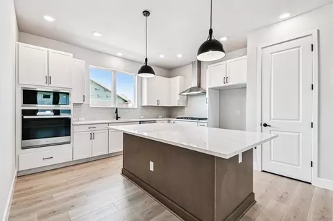 Kitchen - 7635 Addison Ave, Bradenton, FL 34210 photo 2 of 3