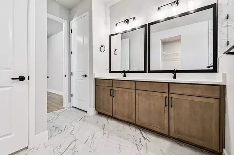 Bath - 7635 Addison Ave, Bradenton, FL 34210 photo 2 of 3