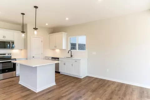 Kitchen - 9006 Caprock Ct, Harrison, OH 45030 photo 4 of 5