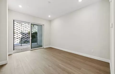 Bedroom - 2425 Willow Way, San Mateo, CA 94403 photo 1 of 10