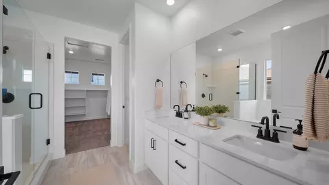 Bath - 349 N Firerock Way, Hurricane, UT 84737 photo 2 of 3