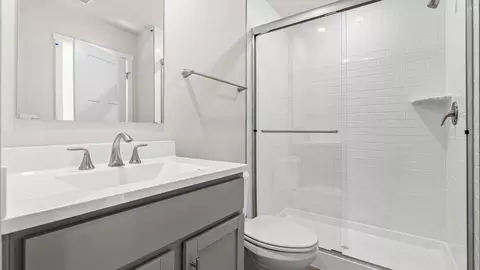 Bath - 54 Sumter Ave - Model, Ranson, WV 25438 photo 2 of 5