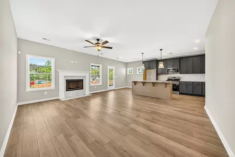 Living - 101 Beaver Crk, Lagrange, GA 30241 photo 2 of 2