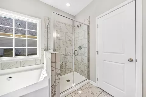 Bath - 101 Beaver Crk, Lagrange, GA 30241 photo 2 of 4
