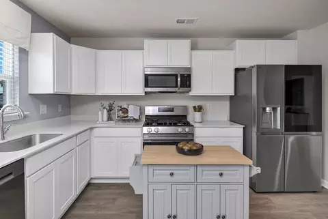 Kitchen - 2017 Hillman Way, Roebuck, SC 29376 photo 5 of 7