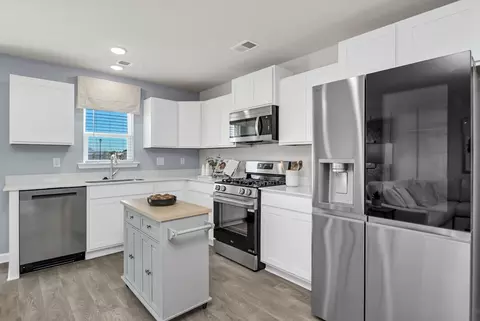 Kitchen - 2017 Hillman Way, Roebuck, SC 29376 photo 7 of 7