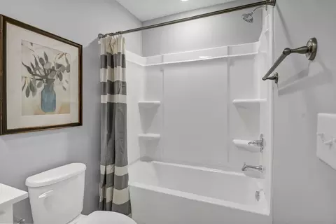 Bath - 2017 Hillman Way, Roebuck, SC 29376 photo 8 of 12