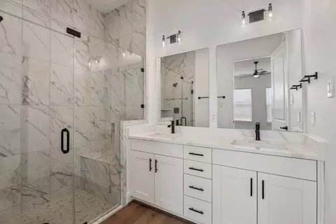 Bath - 1908 Greenbrier Ct, Rosenberg, TX 77471 photo 1 of 3