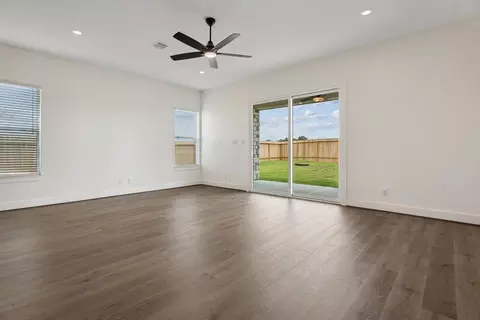 Living - 1908 Greenbrier Ct, Rosenberg, TX 77471 photo 1 of 2