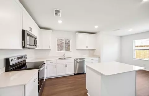 Kitchen - Corymbia Drive, Terrell, TX 75160 photo 3 of 4