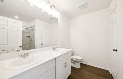Bath - Corymbia Drive, Terrell, TX 75160 photo 1 of 4