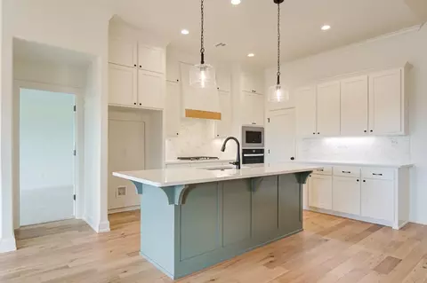Kitchen - 7201 E Oakland St, Broken Arrow, OK 74014 photo 1 of 3