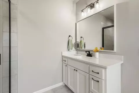Bath - 7201 E Oakland St, Broken Arrow, OK 74014 photo 5 of 8
