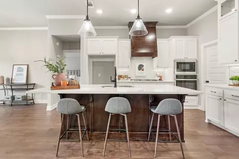 Kitchen - 7201 E Oakland St, Broken Arrow, OK 74014 photo 2 of 3