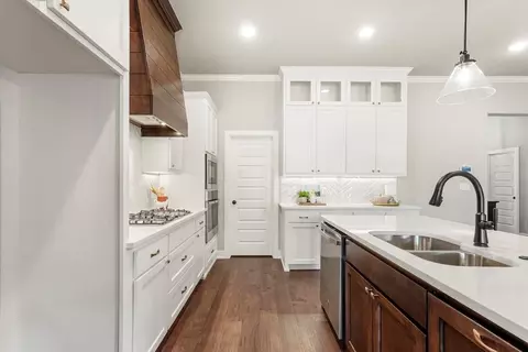 Kitchen - 7201 E Oakland St, Broken Arrow, OK 74014 photo 3 of 3
