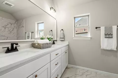 Bath - 7201 E Oakland St, Broken Arrow, OK 74014 photo 7 of 8