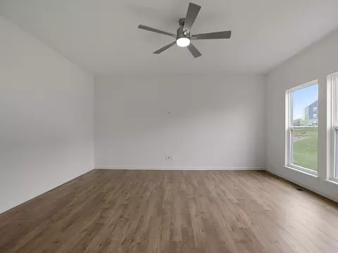 Living - 1 Hazel Ct, Wright City, MO 63390 photo 7 of 12