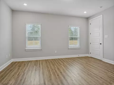 10306 Grady Ln, Mobile, AL 36695