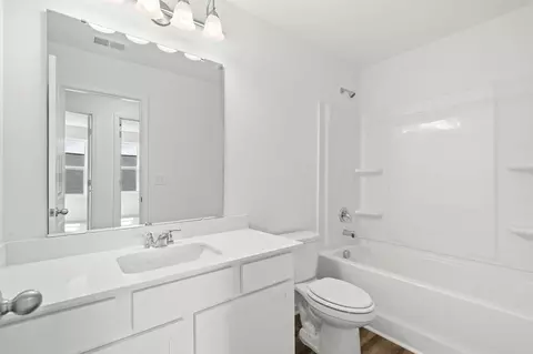 Bath - 204 Flagstone Dr, Liberty, TX 77575 photo 4 of 4
