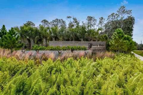 View/Area - 4933 Bay Forest Ct, Wimauma, FL 33598 photo 2 of 21