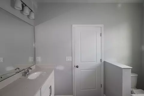 Bath - 1409 Hyde St, Saint Cloud, FL 34771 photo 2 of 3