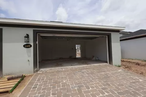 Exterior - 1409 Hyde St, Saint Cloud, FL 34771 photo 4 of 8