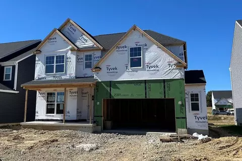 402 Coachman Dr, Pataskala, OH 43062