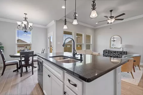 Kitchen - 203 Berkshire Pl, Haughton, LA 71037 photo 2 of 2
