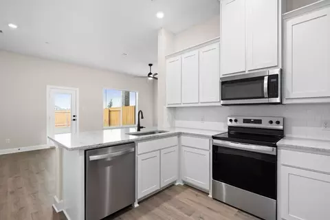 Kitchen - 766 Carson Ln, Pilot Point, TX 76258 photo 3 of 4