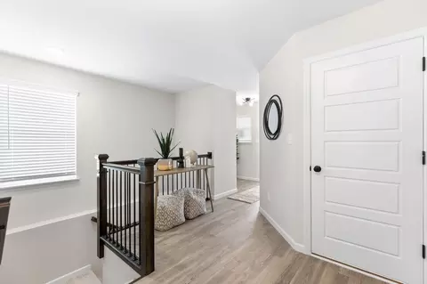 Entry Way - 1505 Denmark Rd, Union, MO 63084 photo 2 of 15