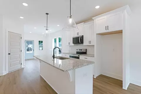 345 Shiloh Creek Dr, Calera, AL 35040