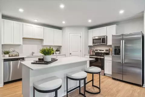 Kitchen - 11 Horse Path Dr, Charlottesville, VA 22902 photo 3 of 3