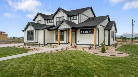 Exterior - 718 N 1600 E, Salem, UT 84653 photo 2 of 17